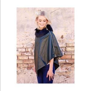 GREEN LEATHER PONCHO WITH FUR COLLAR